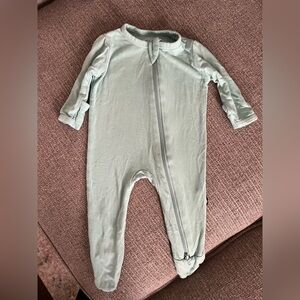 Kyte BABY Soft Pastel Green Onesie